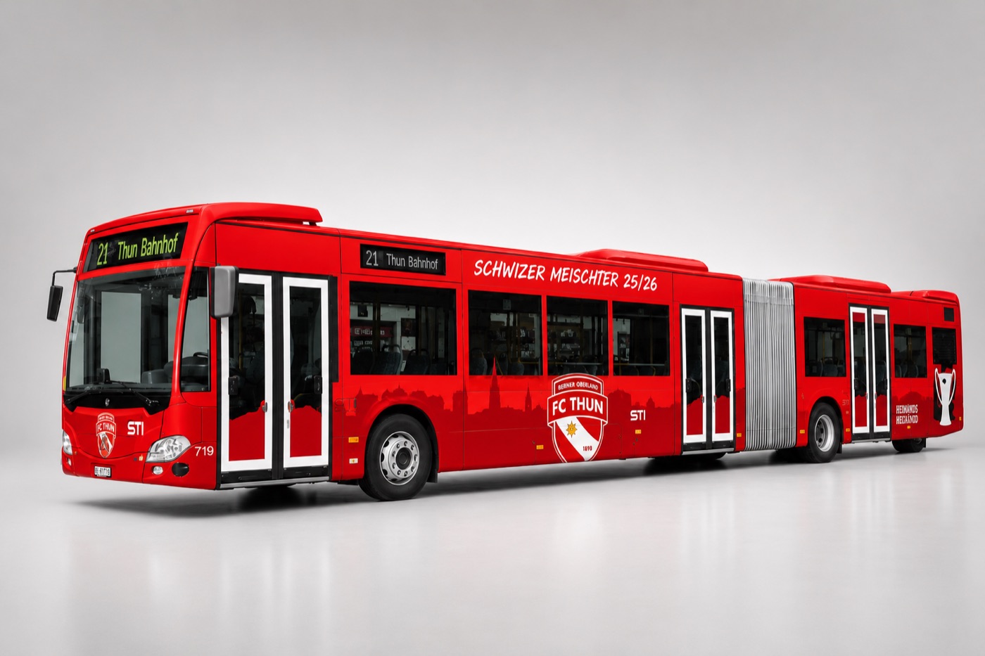 FC-Thun-Meisterbus 25/26 «Schwizer Meischter», nach der Folierung von Toba Schriften